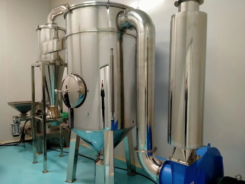 Spray drying system for cooling agent powder production
