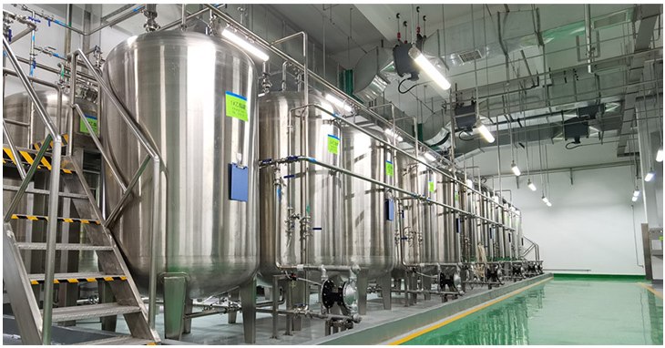 Stainless steel storage and blending tanks for cooling agent production